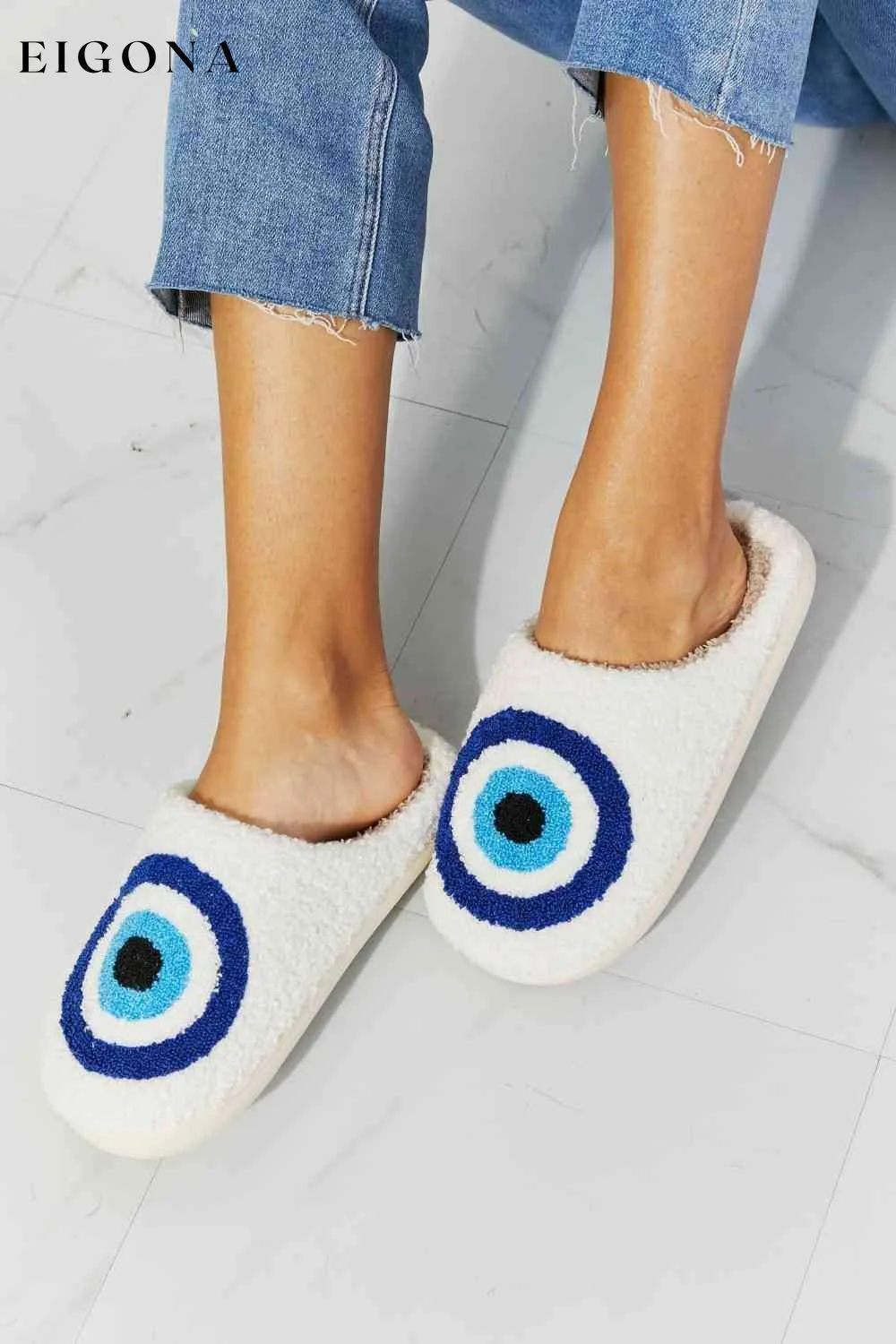 Eye Plush Slipper