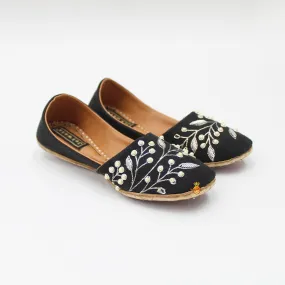 Zardozi Embroidered Pearl Jutti